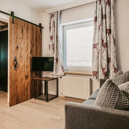 Apartman - *
